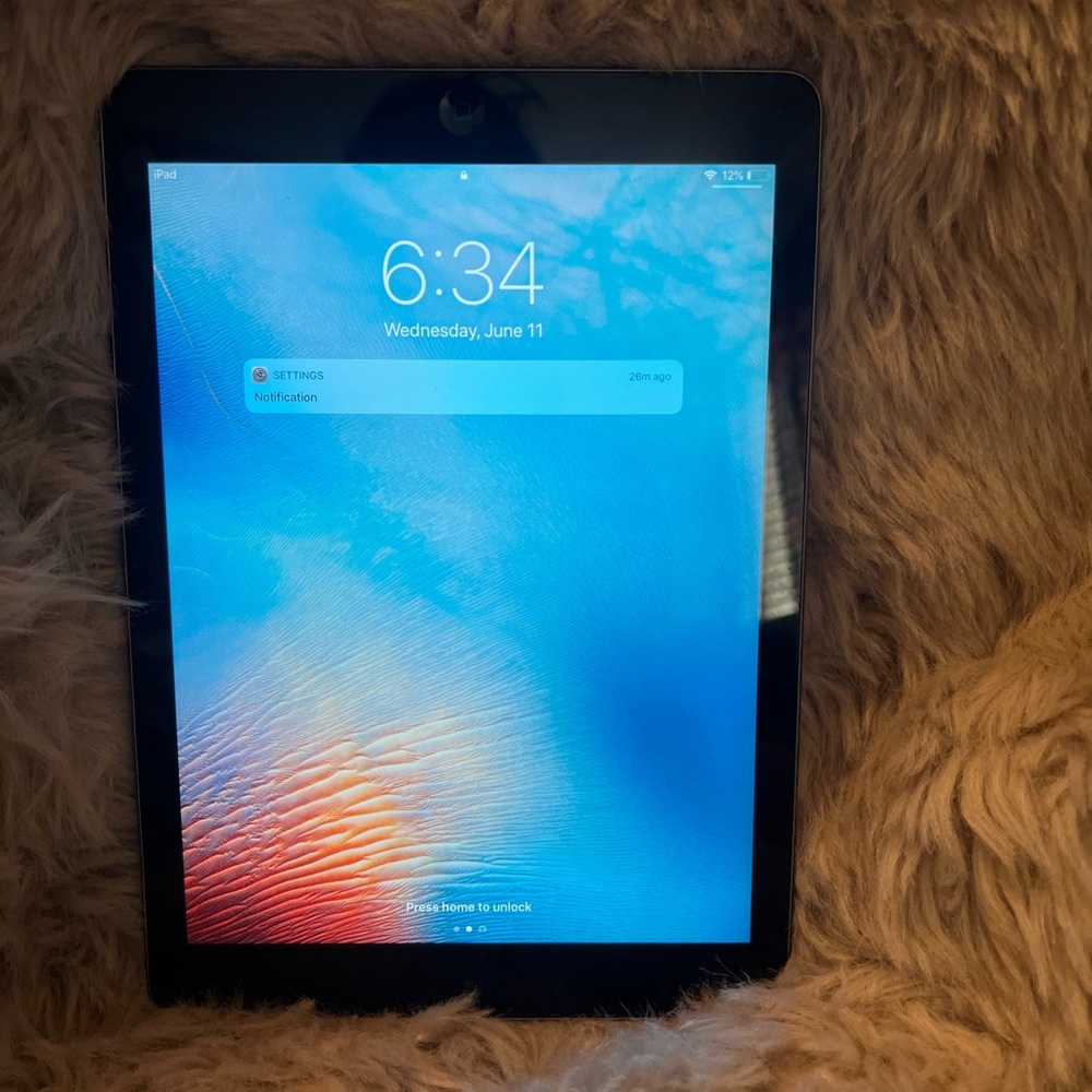 Apple iPad - Black Frame. $60 IF UOU BUY TODAY